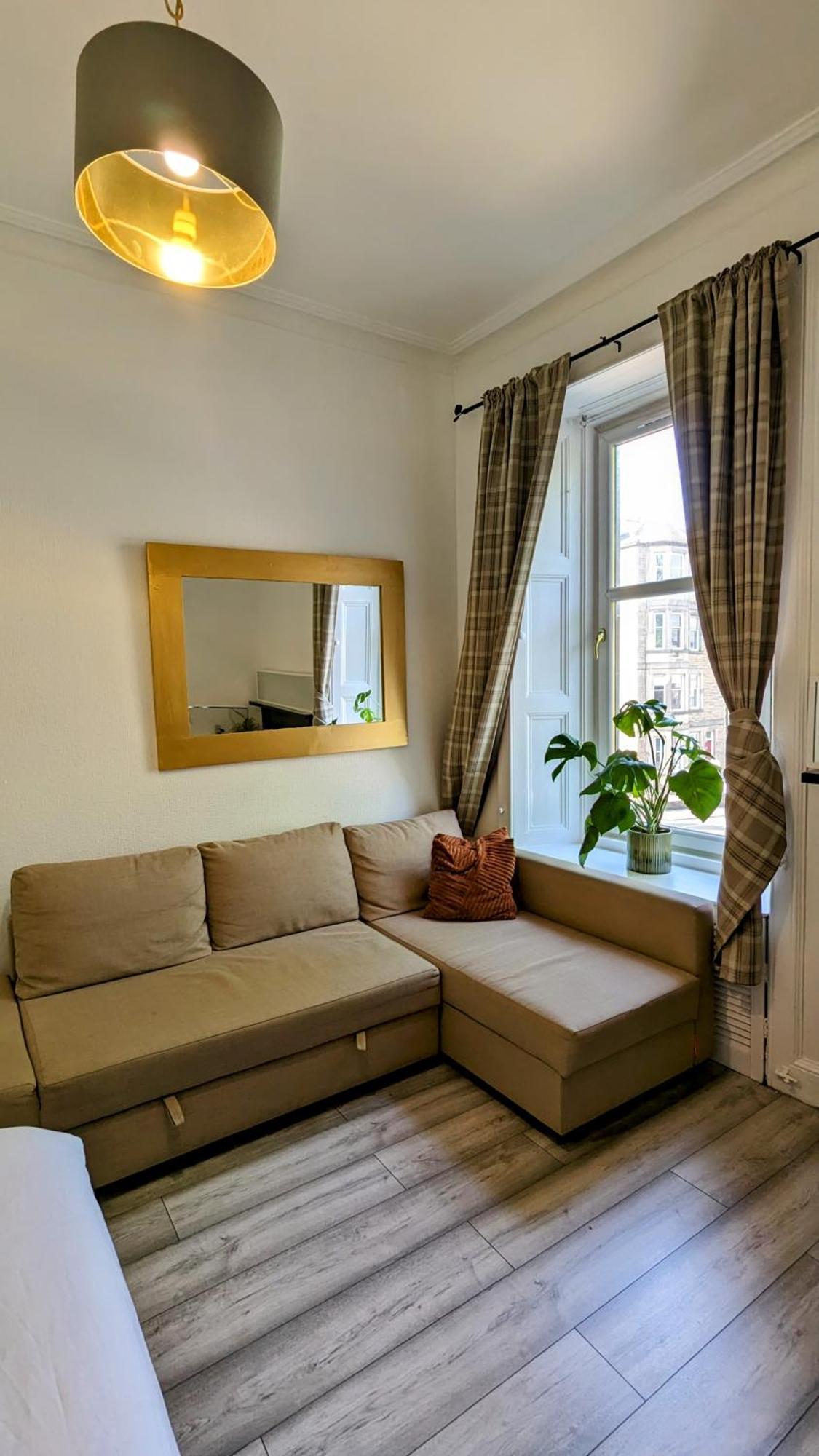 Huge Room In The City Edinburgh Eksteriør billede